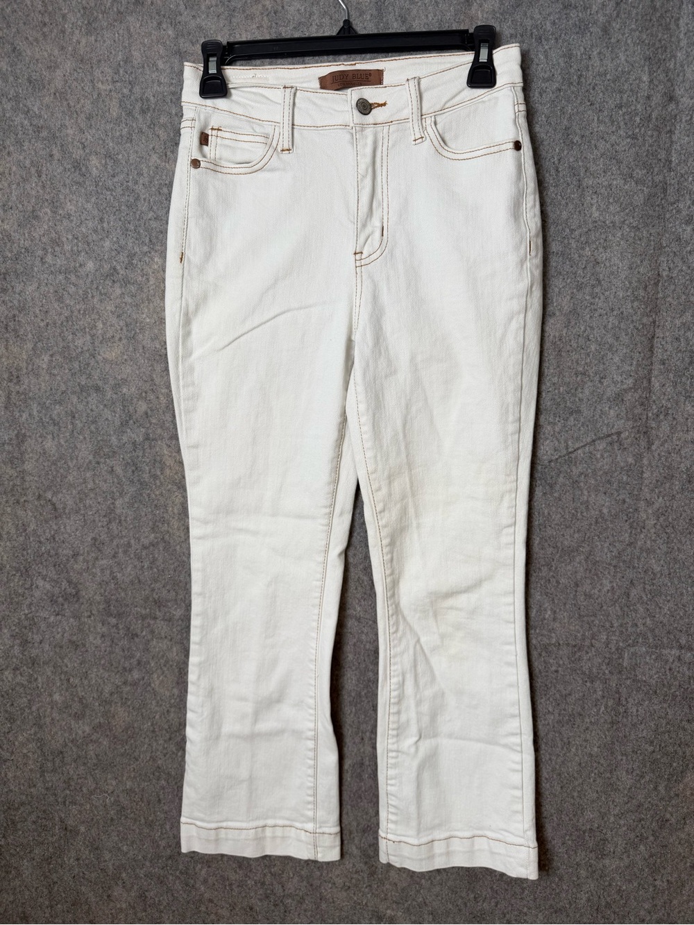 Judy Blue Women’s 1/25 off White Straight-Leg high waisted Jeans